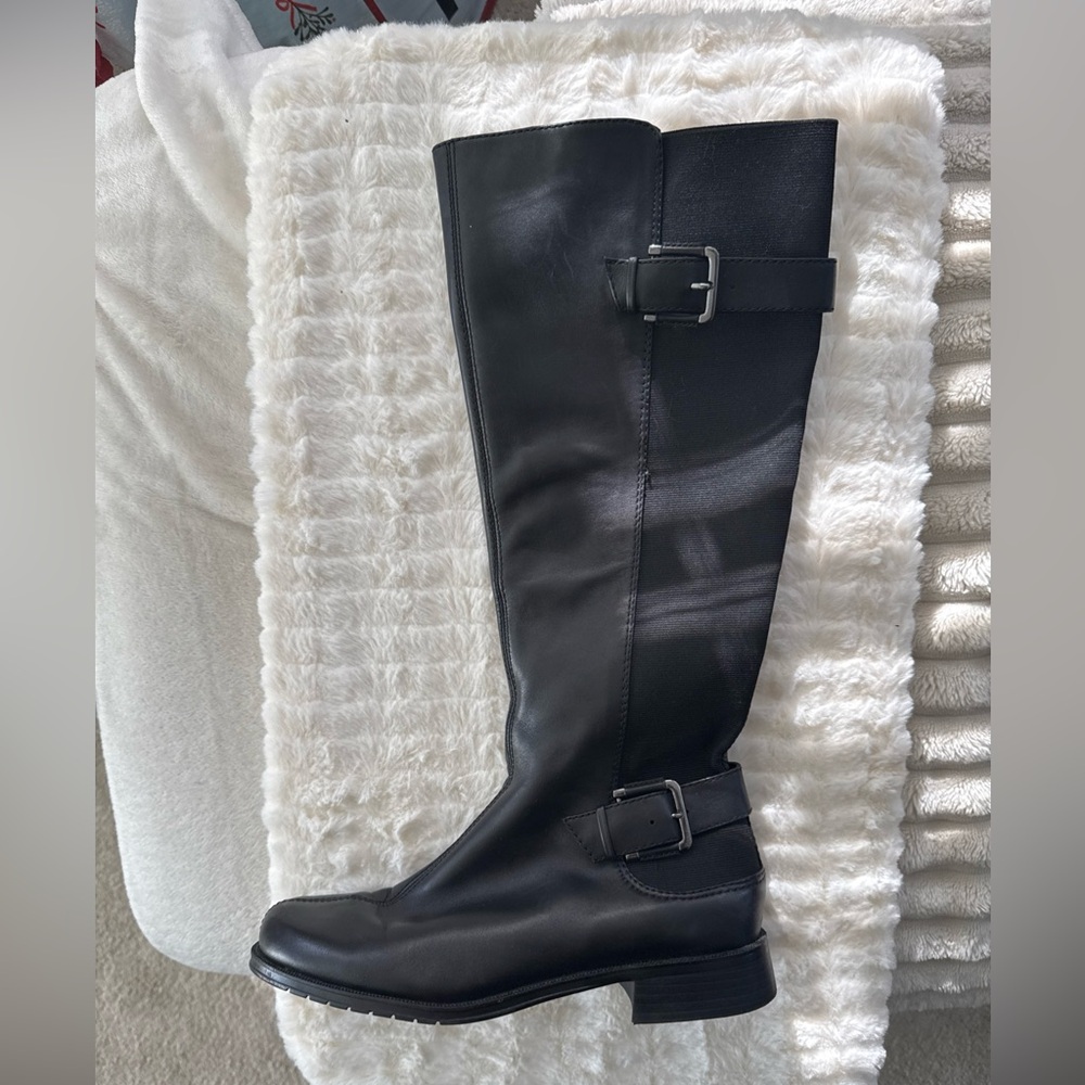 AEROSOLES Black Boots with Buckle Detail